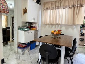 Image 4 - 923739