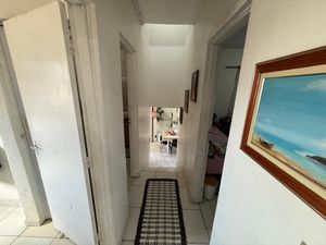 Image 10 - 923739