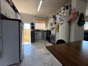 Image 1 - 923739