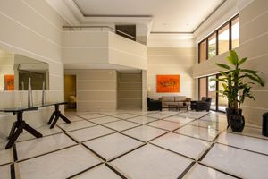 Image 33 - 923742