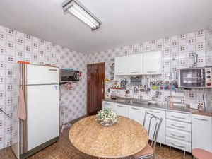 Image 15 - 923743