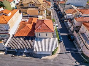 Image 31 - 923744