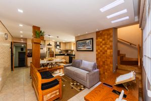 Image 1 - 923744