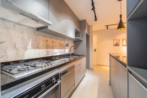 Image 15 - 923747
