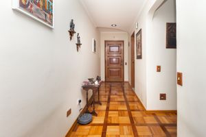 Image 9 - 923748
