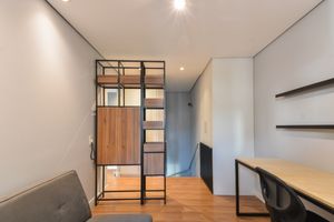 Image 34 - 923751