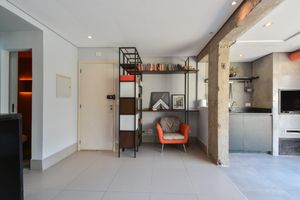 Image 4 - 923751