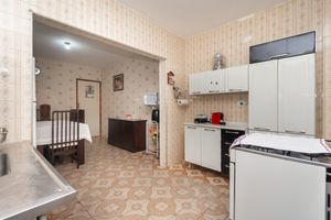 Image 19 - 923754