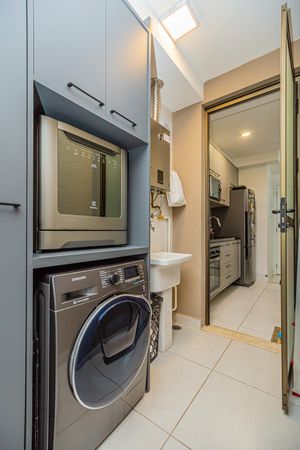 Image 8 - 923755