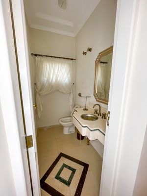 Image 11 - 923759
