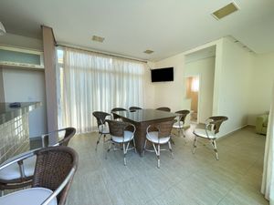 Image 19 - 923759