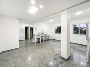 Image 21 - 923760