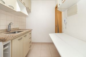 Image 4 - 923760