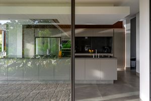 Image 28 - 923764