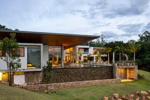 Image 8 - 923764