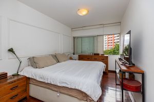 Image 19 - 923776