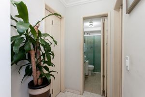Image 9 - 923777