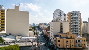 Image 18 - 923778