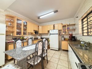 Image 3 - 923779