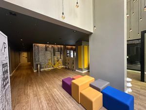 Image 18 - 923781