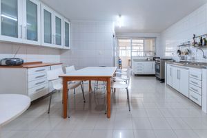 Image 21 - 923782