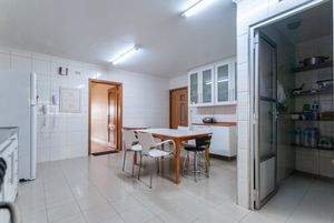 Image 24 - 923782