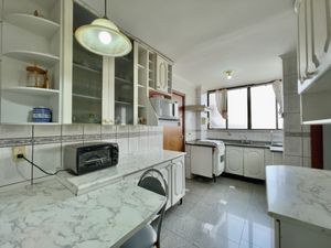 Image 11 - 923785