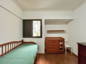 Image 19 - 923785