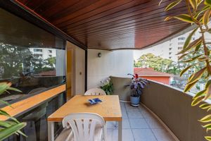 Image 11 - 923786