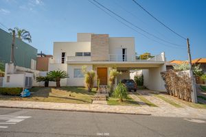 Image 38 - 923790