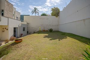 Image 29 - 923790