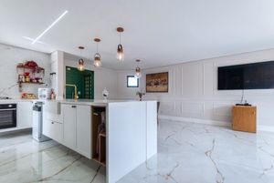 Image 30 - 923791