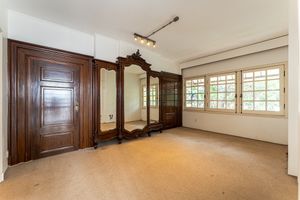 Image 32 - 923793