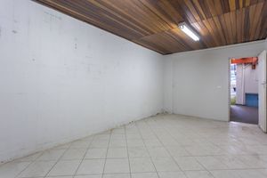 Image 26 - 923800