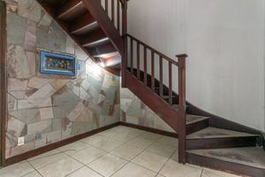 Image 42 - 923800