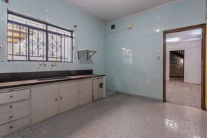 Image 33 - 923800