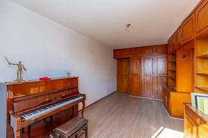 Image 19 - 923802