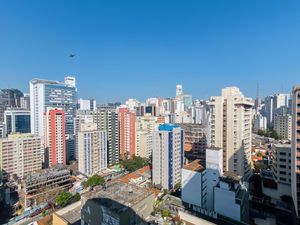 Image 29 - 923804