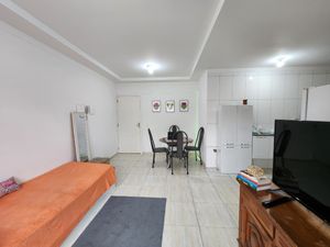 Image 1 - 923806