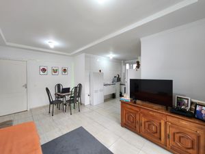 Image 4 - 923806