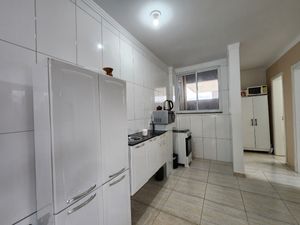 Image 11 - 923806