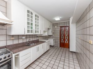 Image 10 - 923809