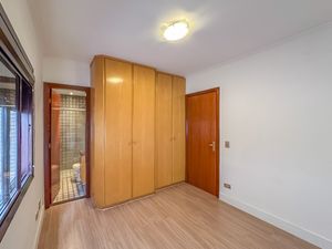 Image 19 - 923809