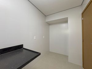 Image 35 - 923810