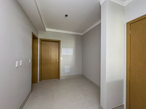 Image 38 - 923810