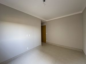 Image 20 - 923810