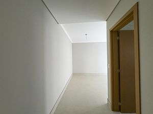 Image 22 - 923810