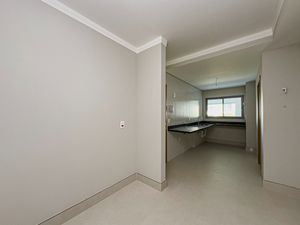 Image 32 - 923810