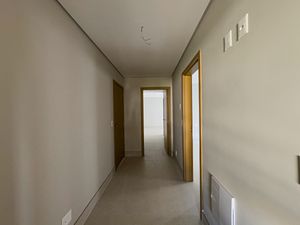 Image 10 - 923810