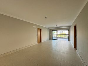 Image 1 - 923810